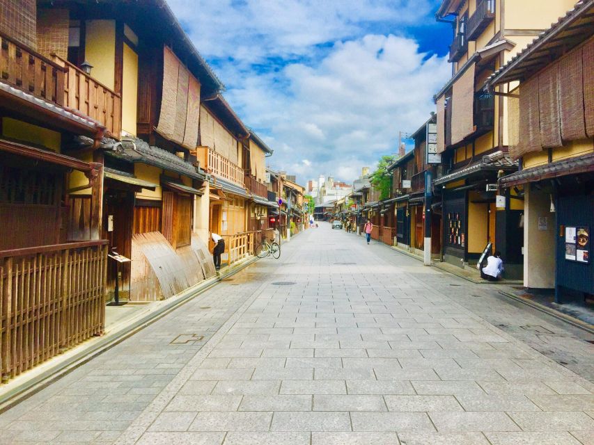 Kyoto: Half-Day Private Guided Tour to the Old Town of Gion - Exploring Kyotos Traditional Architecture