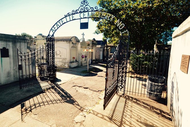 New Orleans Garden District and Lafayette Cemetery Tour - Tour Overview