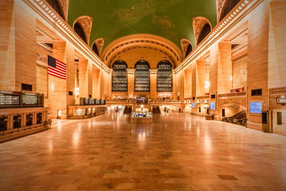 NYC Enchantment: Romantic Midtown Stroll - Twilight Start at Grand Central