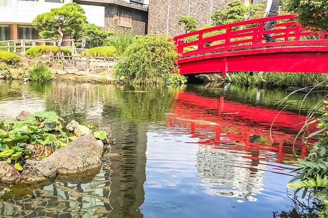 Private Tour Explore the Four Seasons in Hidden Spots in Akasaka