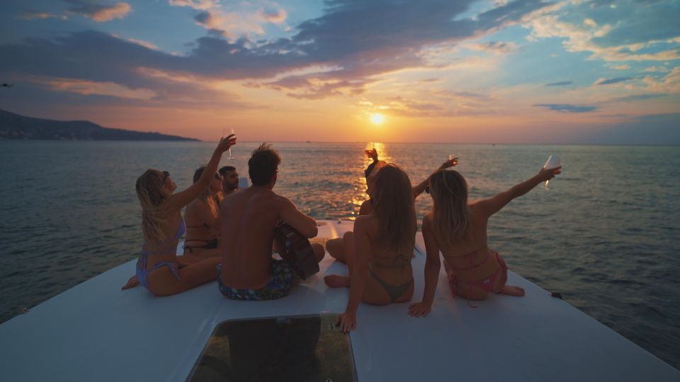Sorrento Sunset Private Boat Tour - Free Bar and Apetizer - Tour Details