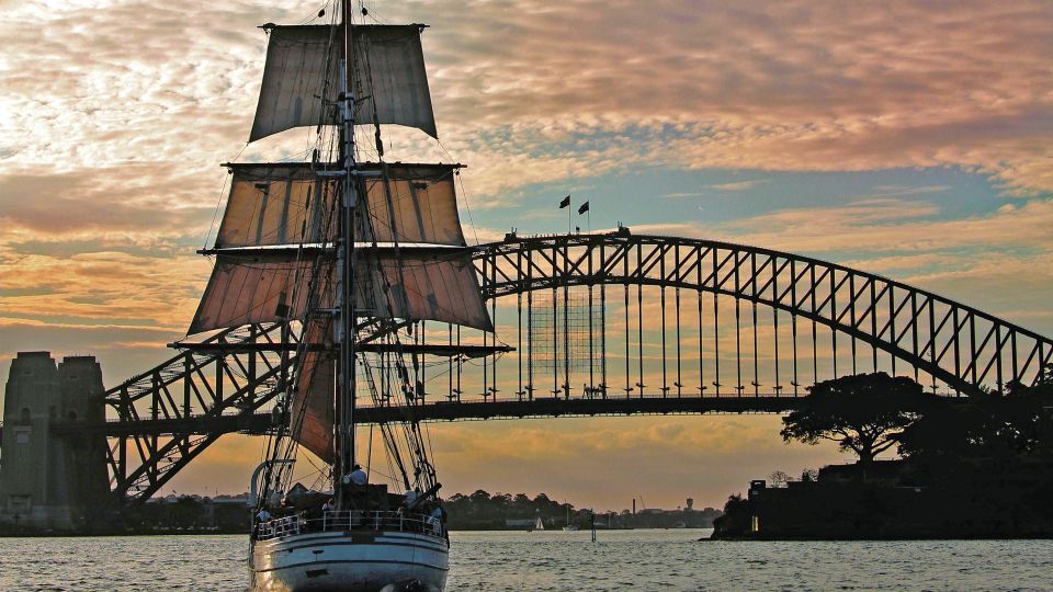 Sydney: Harbor Sunset Cruise With Dinner