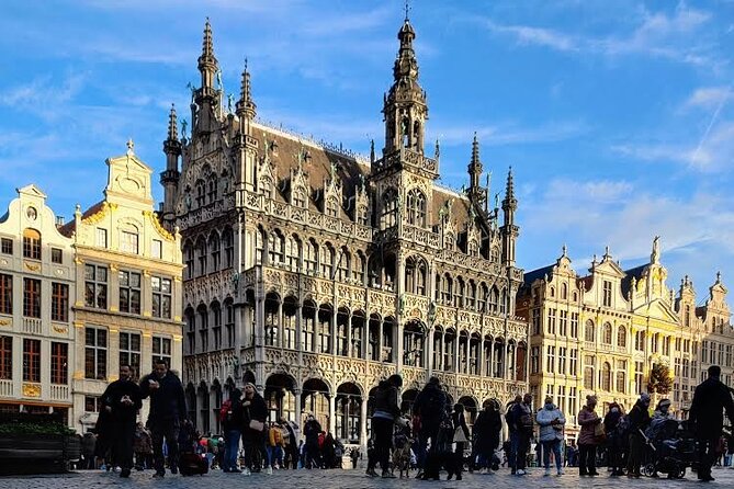 Tell Me About Brussels! | First Day Must-Do | Local Storytellers