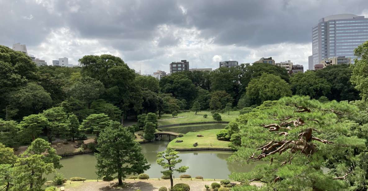 Tokyo: Asukayama Through Time (Papermaking, Rikugi-En...) - Rikugi-en Gardens Tour