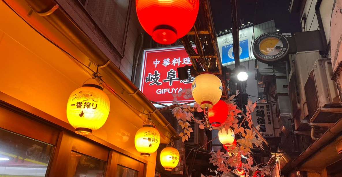 Tokyo Retro Izakaya and Bar Experience in Shinjuku