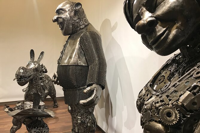 Walking Tour in the Gallery of Steel Figures