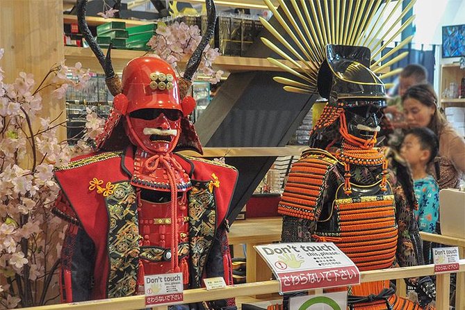 A Tour to Explore the Symbol of Osaka: Osaka Castle - Meeting and Pickup