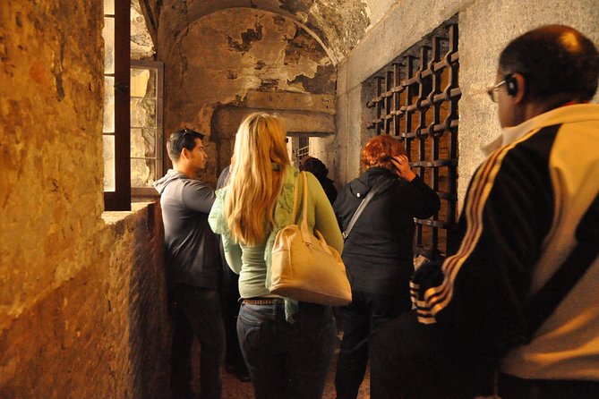 Doges Palace & Prisons Tour - Meeting and Pickup