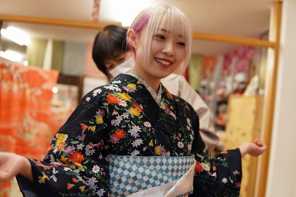 Hiroshima, Wearing a Kimono and Strolling Around the Town - Highlights of the Kimono Rental Tour