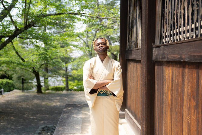 Kyoto Portrait Tour With a Professional Photographer - Exploring Kyotos Iconic Landmarks