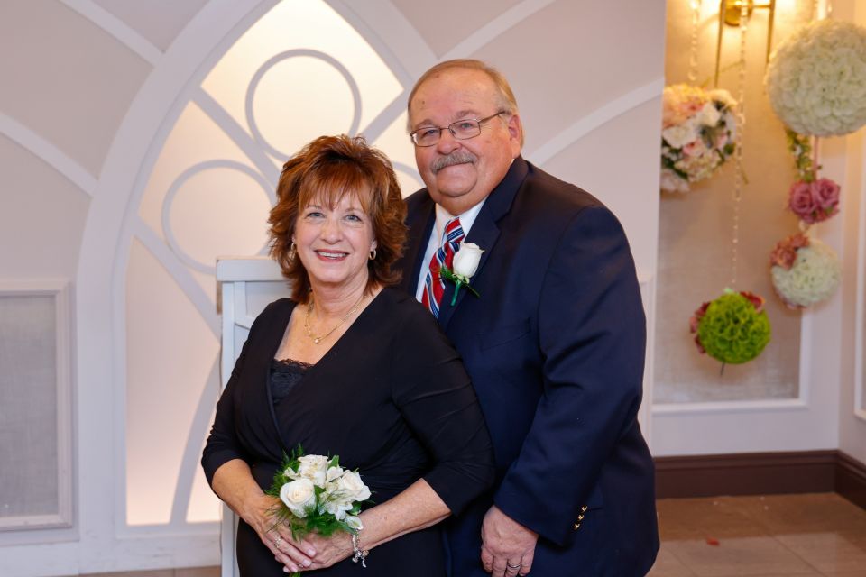 Las Vegas: Wedding or Vow Renewal at Graceland Chapel - Ceremony Inclusions