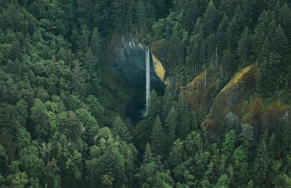 Portland: Private Columbia Gorge Waterfalls Scenic Air Tour - Experience Description