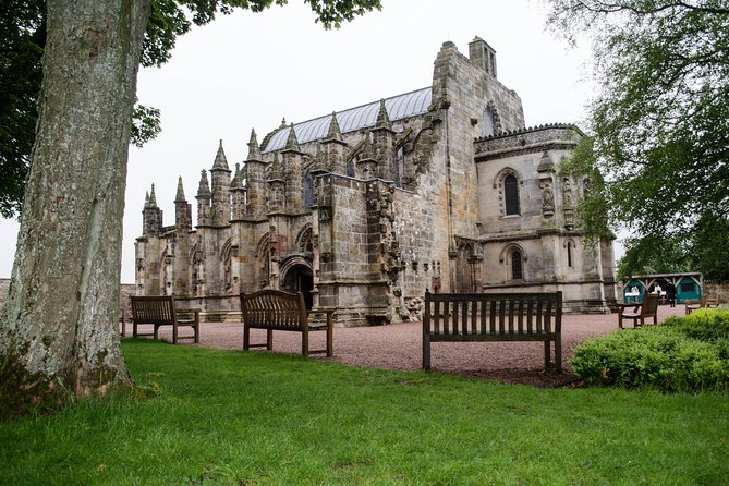 Rosslyn Chapel, Dunfermline Abbey and Stirling Castle Day Tour - Tour Logistics