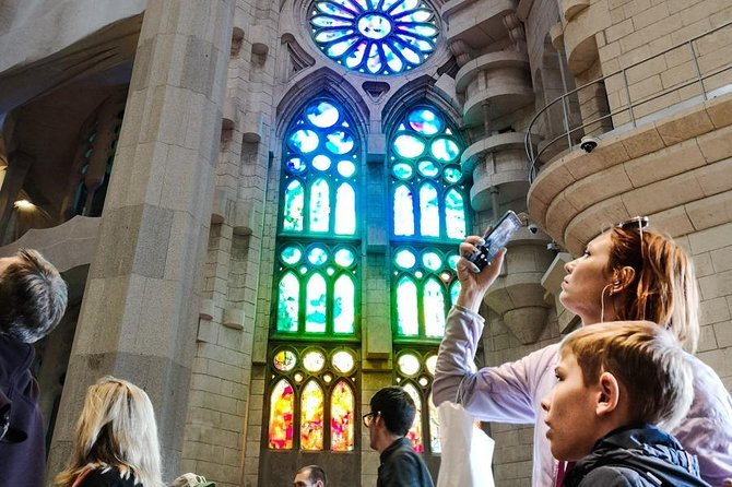 Sagrada Familia and Gaudi Private Tour With Skip the Line Tickets - Tour Response Management