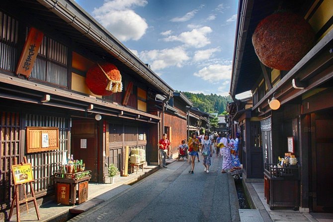 Takayama Half-Day Private Tour With Government Licensed Guide - Highlights