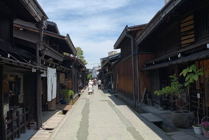 Takayama Oldtownship Walking Tour With Local Guide. (About 70min) - Meeting and Pickup