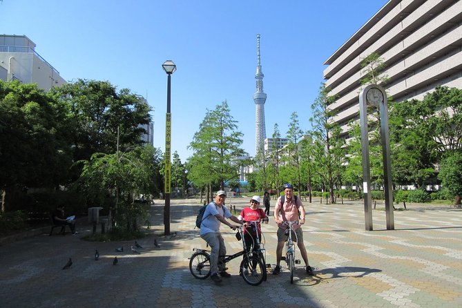 Tokyo by Bike: Skytree, Kiyosumi Garden and Sumo Stadium - Kiyosumi Garden Serenity