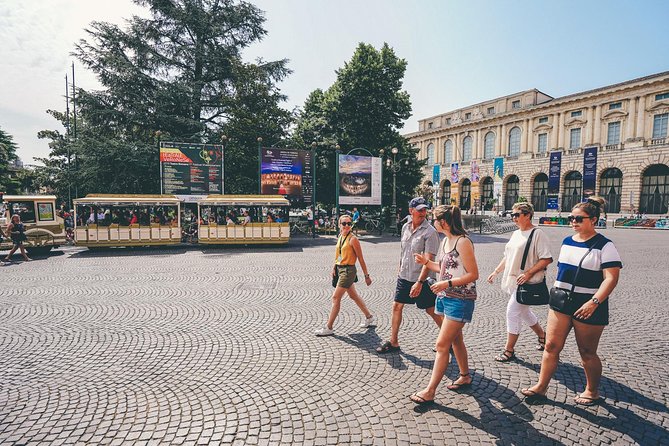Verona Highlights Walking Tour in Small-group - Admiring the Arena Di Verona