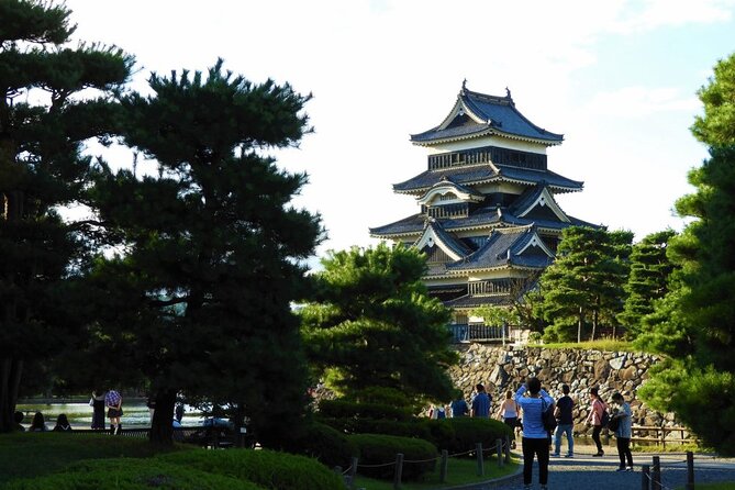 1-Day Tour From Nagano and Matsumoto Kamikochi & Matsumoto Castle - Group Size and Accessibility