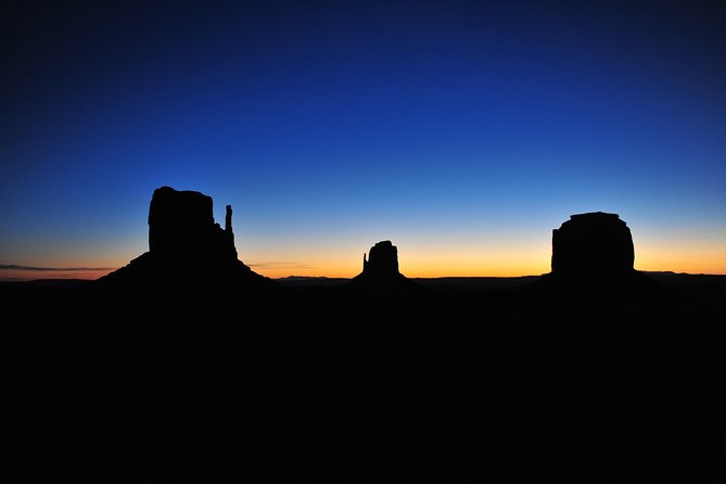3.0 Hours of Monument Valleys Sunrise or Sunset 4×4 Tour - Popular Formations Highlights