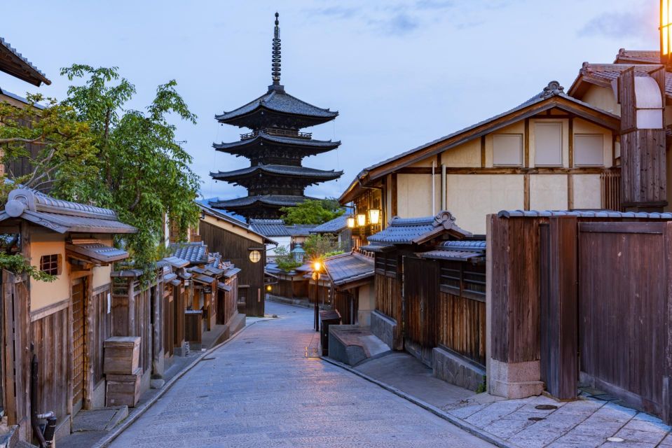 A Private Day in East Kyoto - Exploring Fushimi Inari Shrine