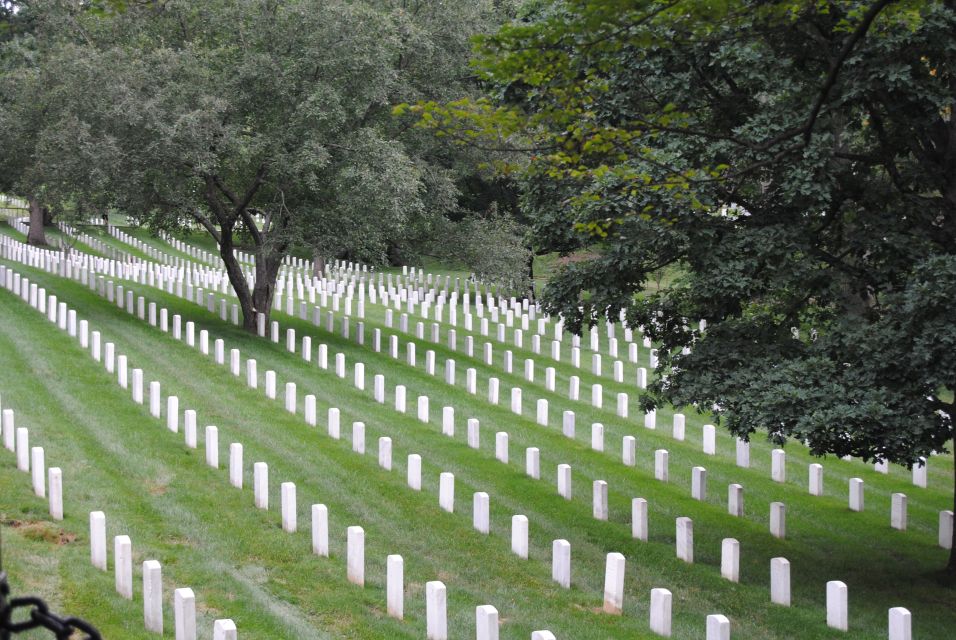 Arlington: Private Arlington Cemetery Guided Walking Tour - Discovering the Arlington House