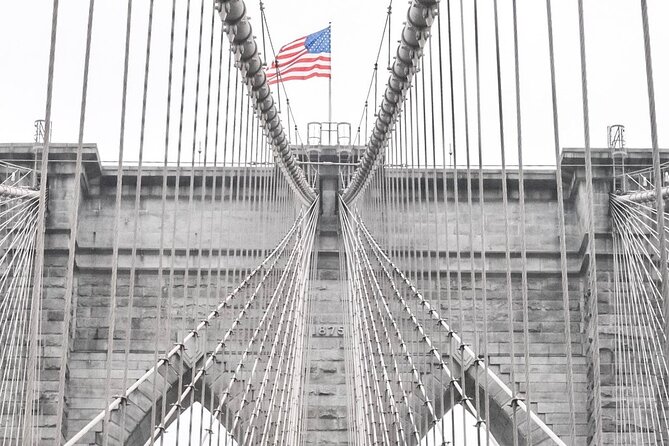 Brooklyn Bridge & DUMBO Neighborhood Tour - From Manhattan to Brooklyn - Meeting and Pickup
