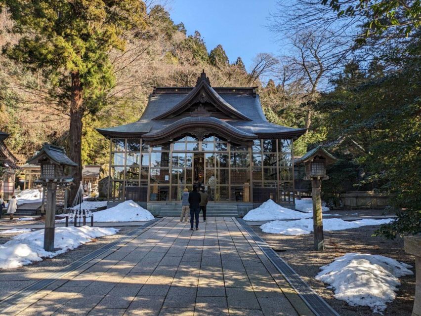 From Kanazawa: Temples, Panoramic Landscape and Butterflies - Shirayama-hime Shrine