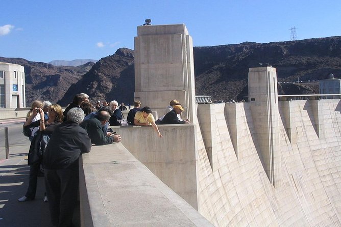 Hoover Dam Comedy Tour With Lunch and Comedy Club Tickets - Lunch and Refreshments Included