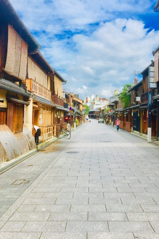 Kyoto: Half-Day Private Guided Tour to the Old Town of Gion - Kamogawa River and Its Promenade