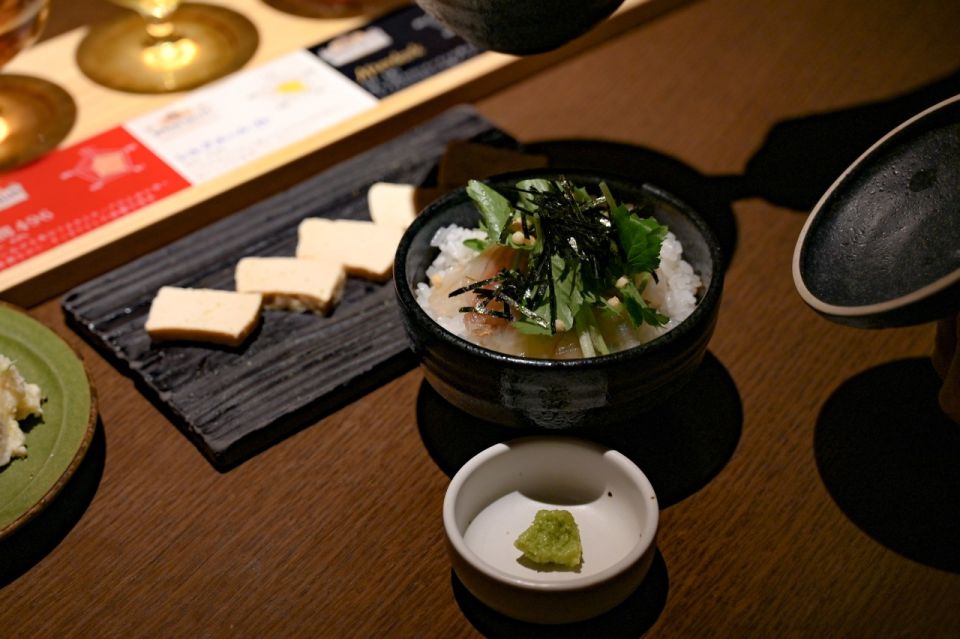 Kyoto: Izakaya Food Tour With Local Guide - Sipping Sake at Unique Bars