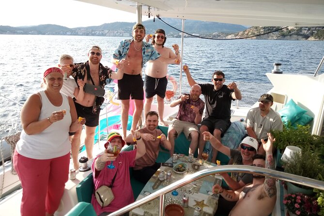 Mallorca Catamaran Small Group Cruise With Tapas - Meeting Point and Pickup