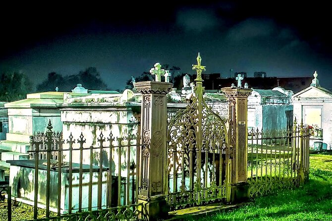 New Orleans Dead of Night Ghosts and Cemetery Bus Tour - Cancellation Policy