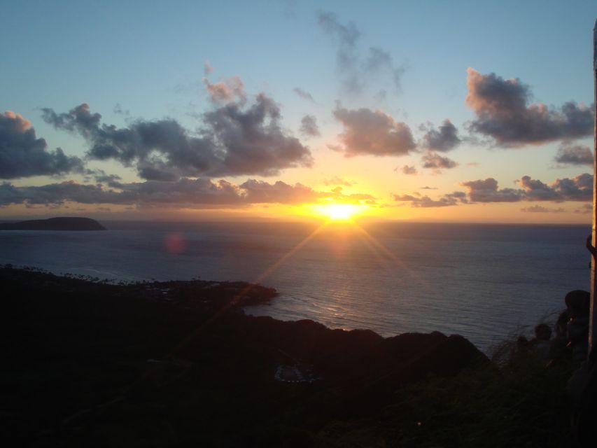 Oahu: Deluxe Diamond Head Hike and Sunrise Parasail - Full Description