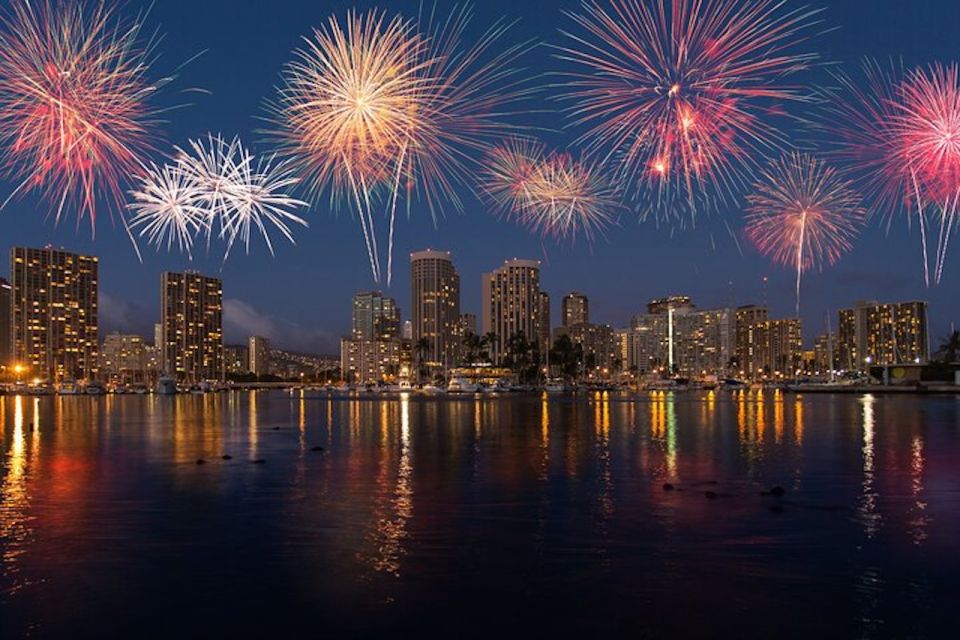 Oahu: Waikiki Fireworks Sail - Inclusions