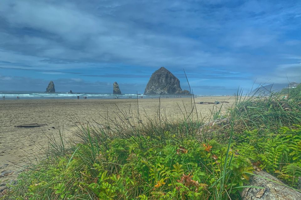 Oregon Coast Day Tour: Cannon Beach and Haystack Rock - Camp 18 Restaurant