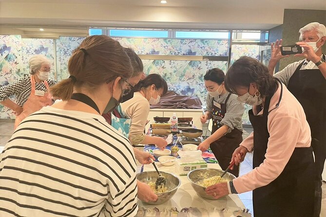Osaka Okonomiyaki Cooking Experience! - Class Duration and Size