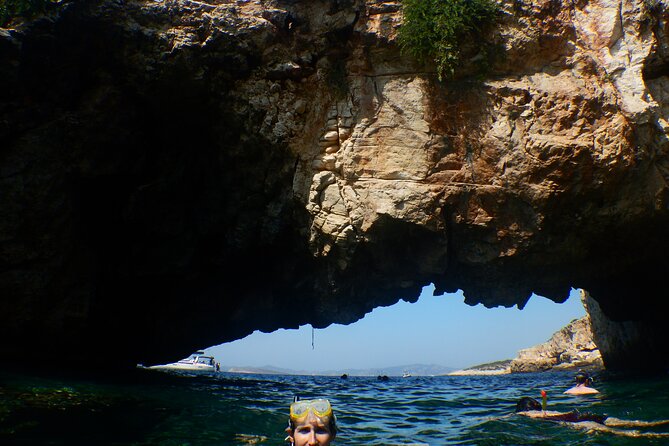 Semi-private Antiparos & Caves Blue Lagoon OR Rina Cave & Small Cyclades - Meeting Point Details