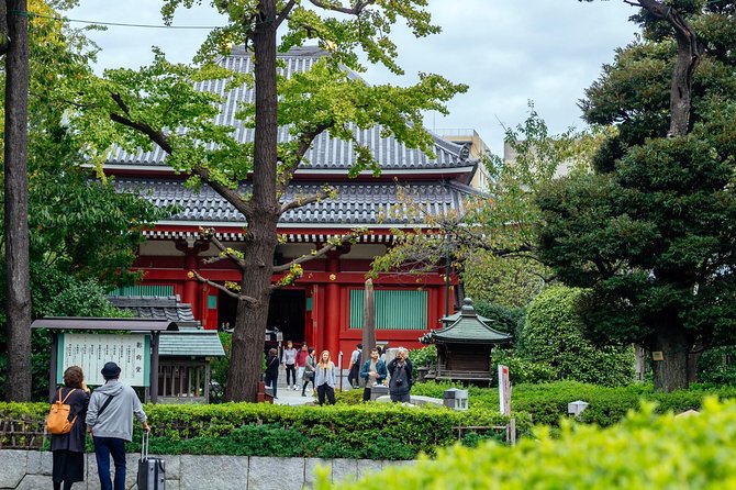 Tokyo History: Sensoji Temple & Asakusa District Private Tour - Senso-ji Temple Exploration