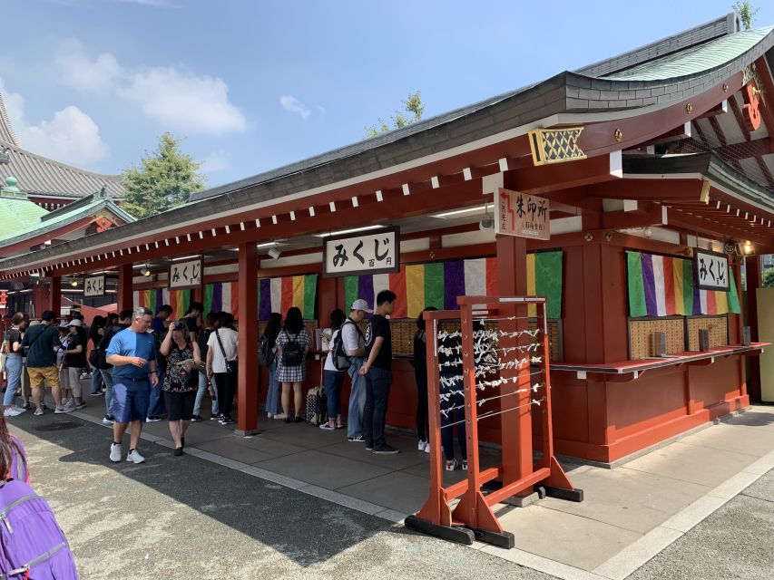 Asakusa: Exquisite Lunch After History Tour - Exploring Kaminarimon Gate
