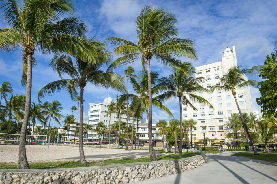Charming Corners of Miami Walking Tour for Couples - Iconic Beach Vistas