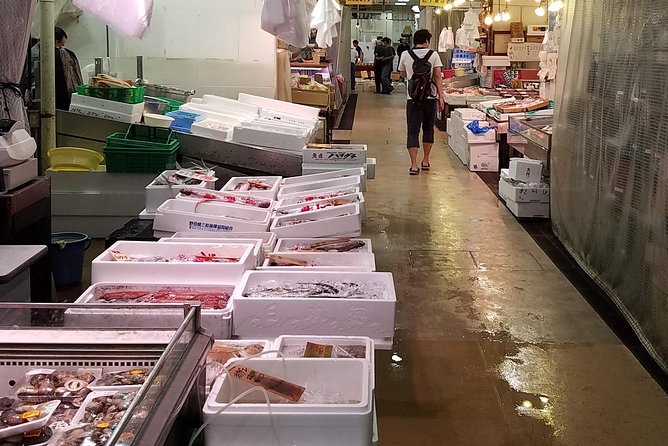 Deep Dive: Osaka Food Markets From Local to Luxurious! - Sampling Regional Specialties and Delicacies