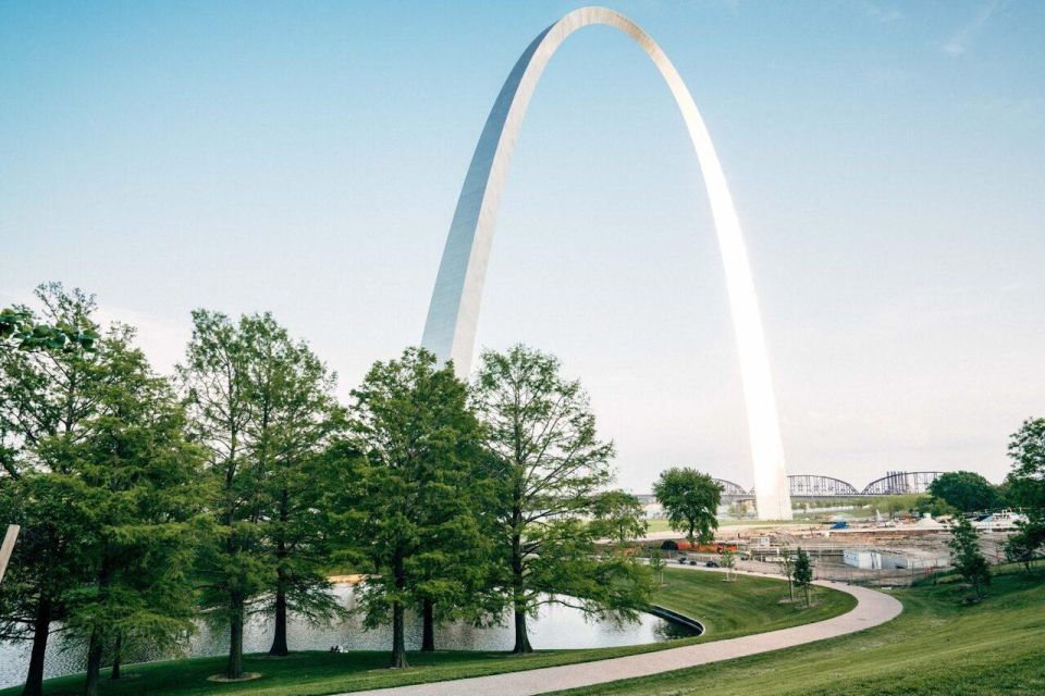 Exploring St. Louis With the Family Walking Tour - Exploring the Basilica of Saint Louis