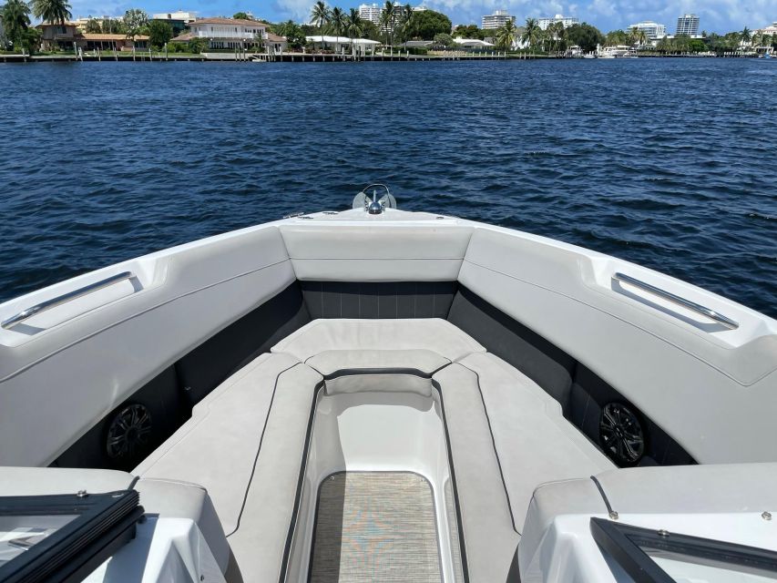 Fort Lauderdale: 11 People Private Boat Rental - Language Options