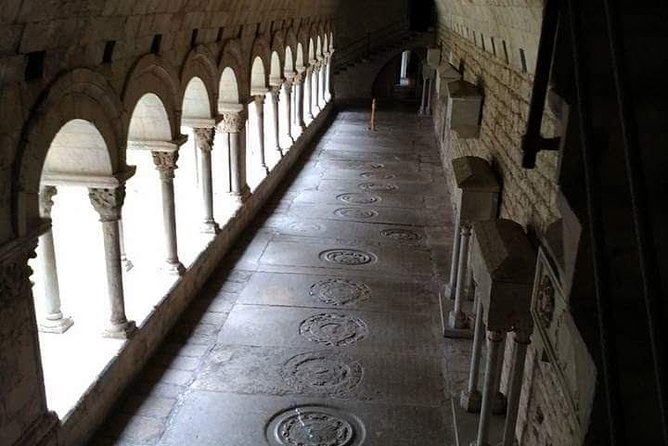 Half-Day Game of Thrones Walking Tour in Girona With a Guide - Discovering Gironas Old Town