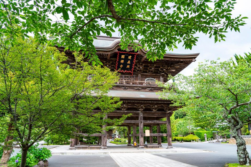 Kamakura Through Time (Hiking, Writing Sutras...) - Visiting Iconic Temples and Shrines