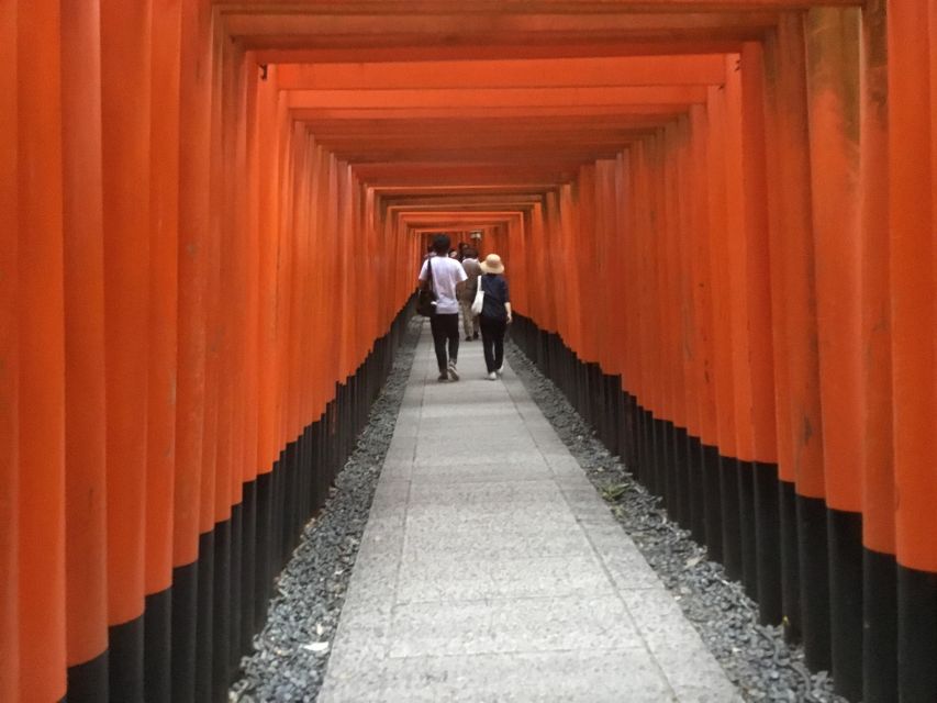 Kyoto: 10 Highlights in 1 Day Walking Tour With Matcha Tea - Hiking the Fushimi Inari-Taisha Shrine