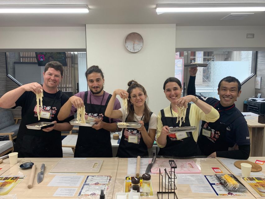 Kyoto: Japanese Udon and Sushi Cooking Class With Tastings - Sushi Rolling Techniques