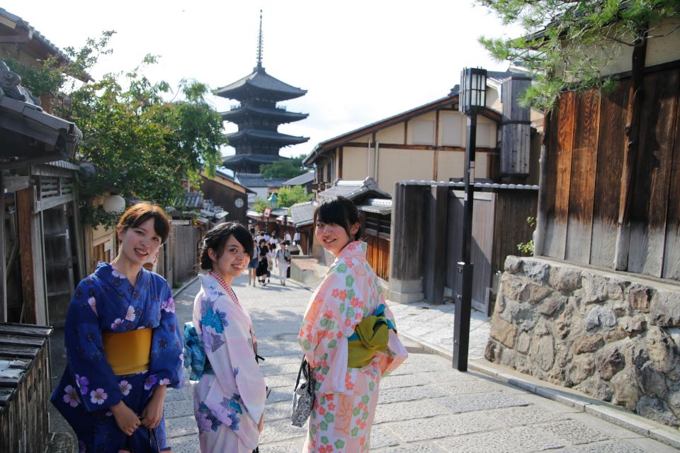 Kyoto Photo Tour: Experience the Geisha District - Photographer Communication