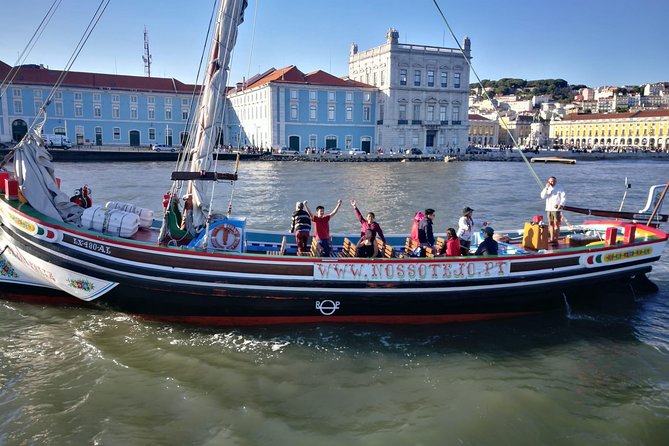 Lisbon Traditional Boats - Guided Sightseeing Cruise - Directions